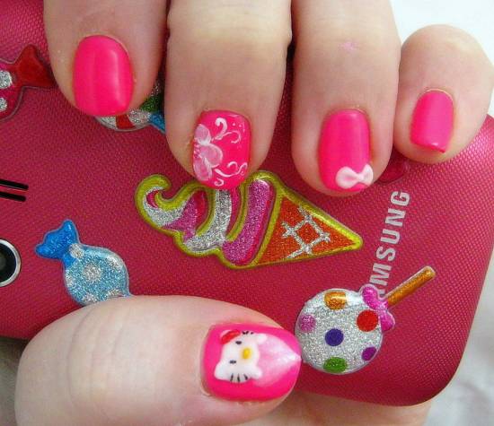 Hello Kitty Nail Art