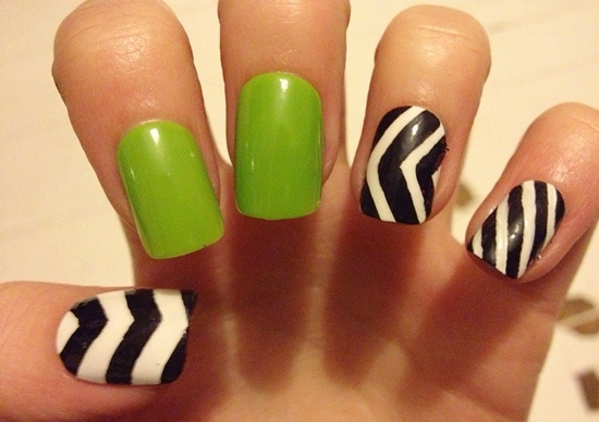Attractive Striped Nail Art In Black And White