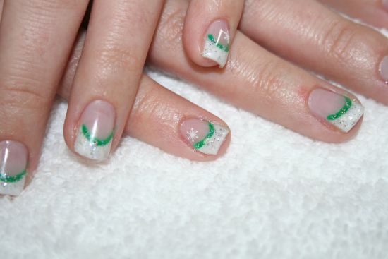 French Tip Christmas Gel Nails