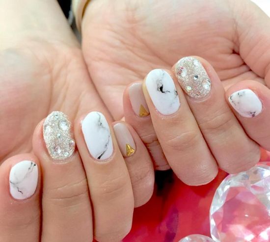 Nail Design With Stones