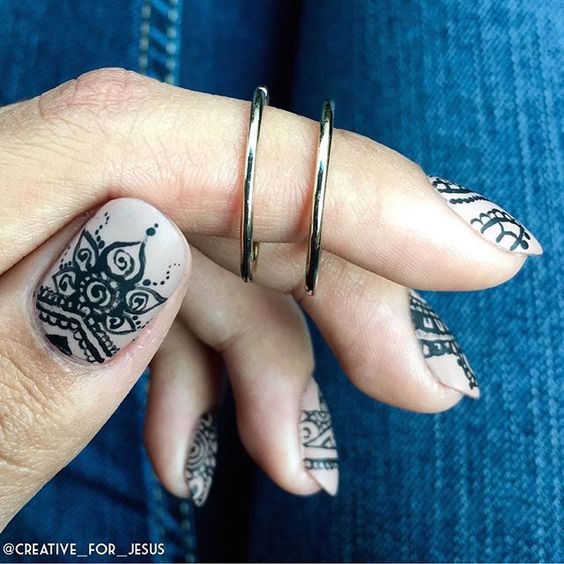 30 Exquisite Mandala Nail Art Ideas