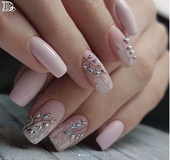 32 Short Nail Designs That Prove Anyone Can Try Elaborate Manicures — See  Photos | Allure