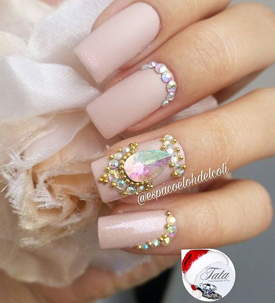 40 Wedding Nails Design To Complete Your Bridal Look