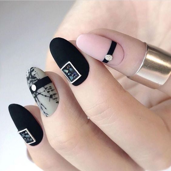30 Perfect Mother’s Day Nails To Honor The Queens Of Our Lives